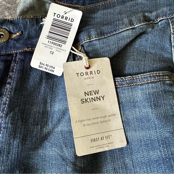 NWT Torrid New Skinny High Rise Jeans Cloverdale Wash 12R - Picture 2 of 7